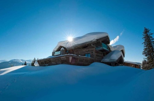 Icogne Ski Chalet | Oriental Inspired Chalet in the Mountains