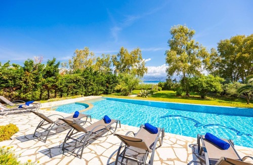 Apraos Villa | Ormos Beach House - Four Bedroom Villa, Sleeps 9