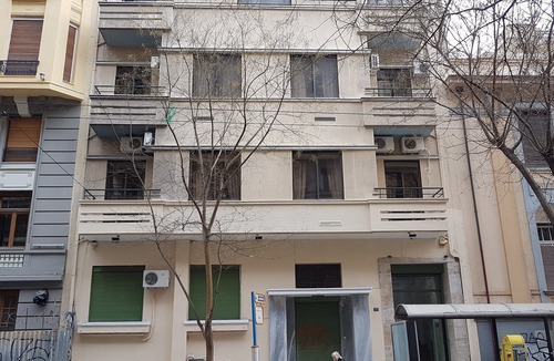 Mousio Apartment | Palette Apartment (Chocolate) - Athens Center, 6 BD, 3 BATH