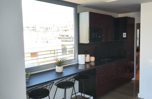 Kinosargous Apartment | Panoramic Acropolis View Retreat | Spacious Apartment on the Edge of Koukaki & Neos Kosmos
