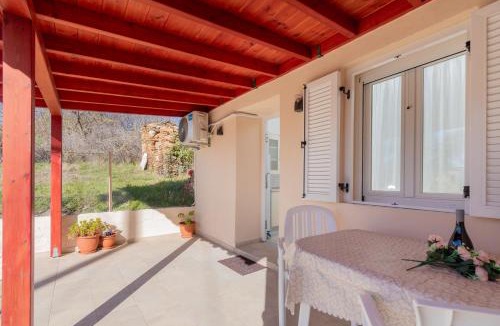 Paradhisos Apartment | Paradise House