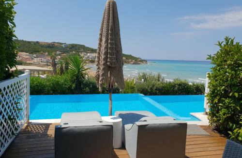 Agios Stefanos Avliotes Apartment | Paralia Luxury Suites