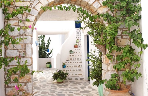Logaras Apartment | Paros: Apartment 30 meters from the beach