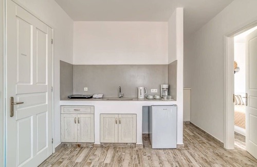 Aliki Apartment | Paros Dream Haven - Venus's Seaside Bliss