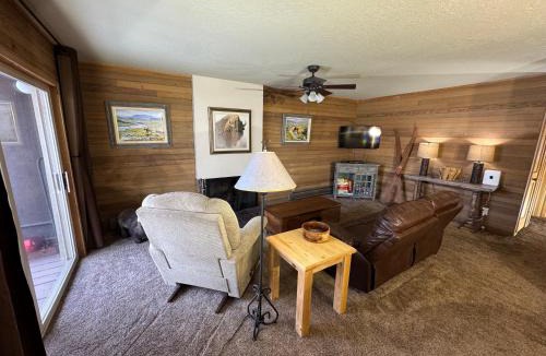 Brian Head Apartment | Paws and Petals Steps to Trails and Mountain Views
