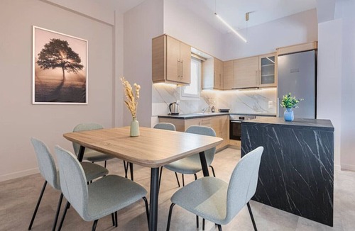Omonia Apartment | Phaedrus Living: Athens City Center Geraniou
