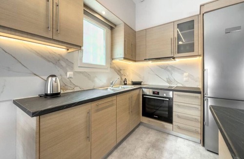 Omonia Apartment | Phaedrus Living: Athens City Center Geraniou