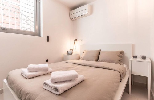 Kerameikos Hostel | Pink Mango Hostel
