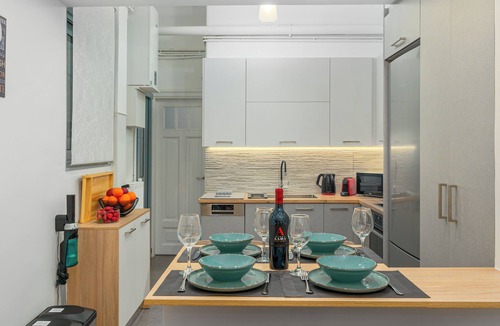 Plaka Apartment | Plaka Sofi Suite a modern and comfortable apartment in Plaka of Athens