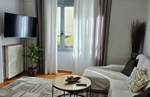 Plaka Apartment | Plaka Sofi Suite a modern and comfortable apartment in Plaka of Athens