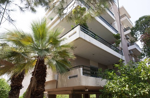 Khalandrion Apartment | Pleasant 2BR Apartment near HELEXPO