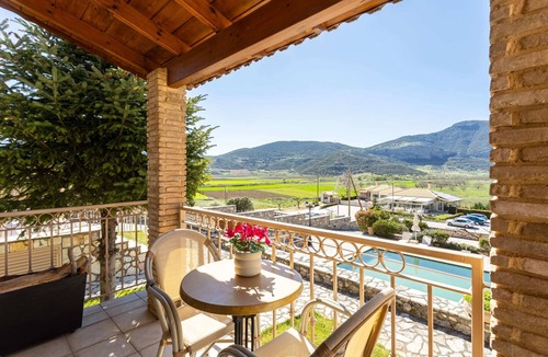 Kylini Apartment | Pleiades Jewels - Corinthos Pool Bliss