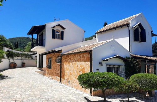 Benitses Villa | Pool Villa in Corfu Total Privacy Beach Access