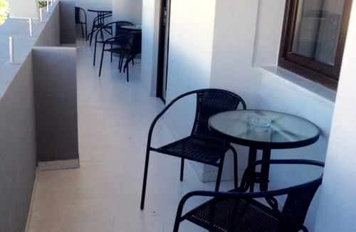 Daratsos Apartment | Posto studio superior studio 1 100 m from the beach