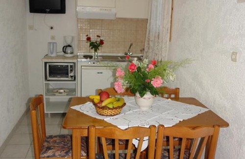 Agios Matthaios Apartment | Prasoudopetra