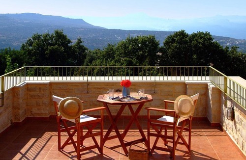 Prines Villa | Premium Rethymno Villa | 3 Bedrooms | Villa Hinaki | Private Garden | Private.