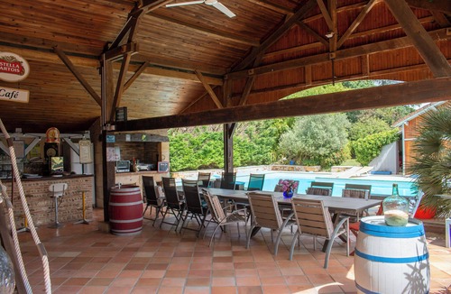Lamonzie-Saint-Martin House | Pretty comfortable holiday home with swimming pool and unique facilities