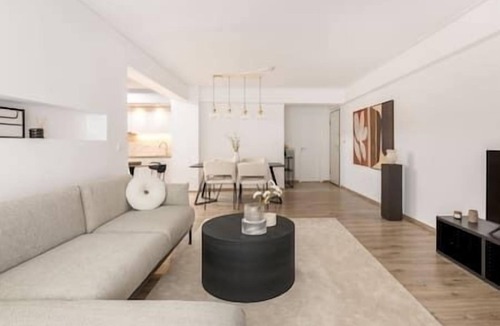 Ampelokipoi Apartment | Prime 3BR Apartment in Ampelokipoi
