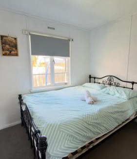 Warrane House | Private Double Room Shared Bathroom
