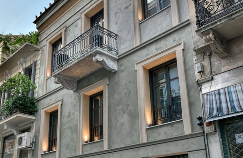 Monastiraki Apartment | Private Pool Luxury with Hammam & Jacuzzi | Nikiou Suites