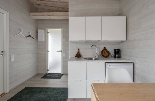 Vaajakoski Apartment | Private Quality Suite, Sauna & Lake Views
