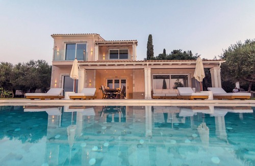 Kassiopi Villa | Private Villa at the headline with a panoramic view close to the main village
