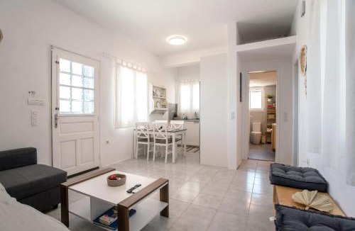 Logaras House | Punda Beach Seaside Retreat