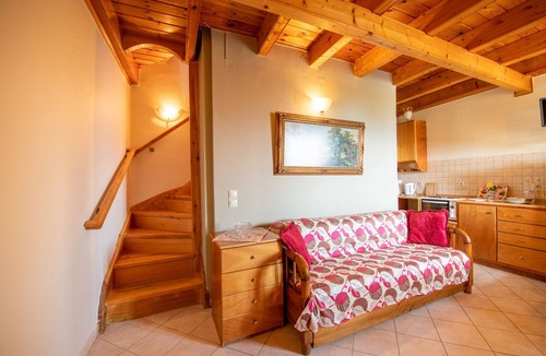 Sinarades Apartment | Rainbow mazonete, Pelekas beach, 40 meters from the sea