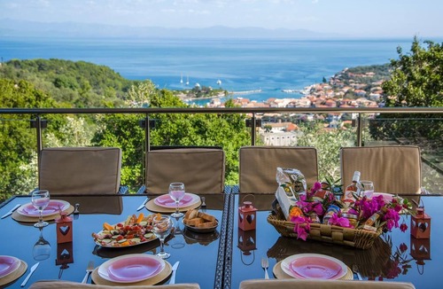 Gaios Villa | Red Rose Artists Villas