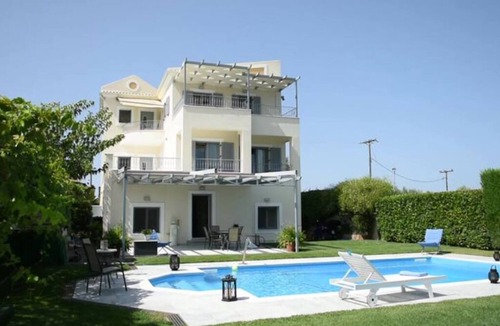 Agrilos Villa | Relax in the private Luxury Villa Dion and enjoy your vacation in Messinia.