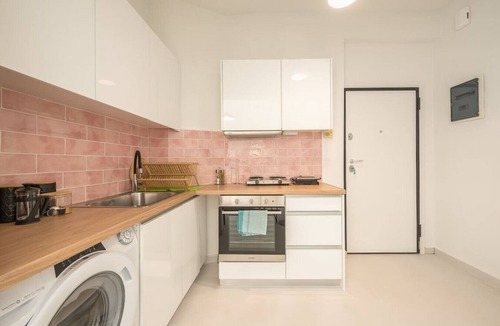 Exarhia Apartment | Relaxing Urban Retreat with Private Patio