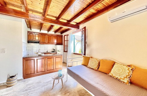 Roda Apartment | Renas Maisonette 2 near Roda