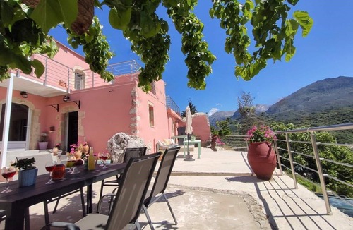 Ramni Villa | Rocky Mountain Villa