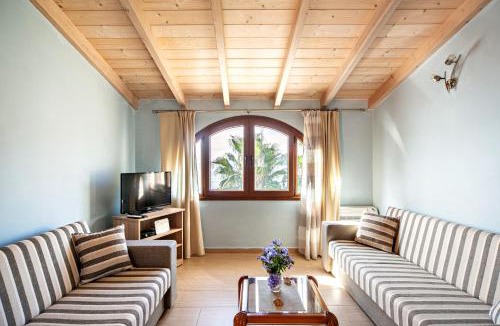 Agios Georgios Pagon Apartment | Romeo Seaside Luxury Suite