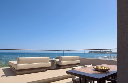 Rethymno Apartment | Rothos BeachFront Retreat, with Plunge Pool