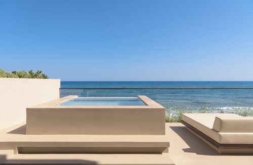 Rethymno Apartment | Rothos BeachFront Retreat, with Plunge Pool