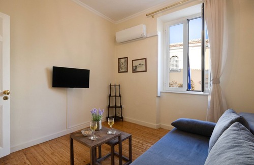 Old Town Apartment | San Nicolo dei Vecchi Casa by CorfuEscapes