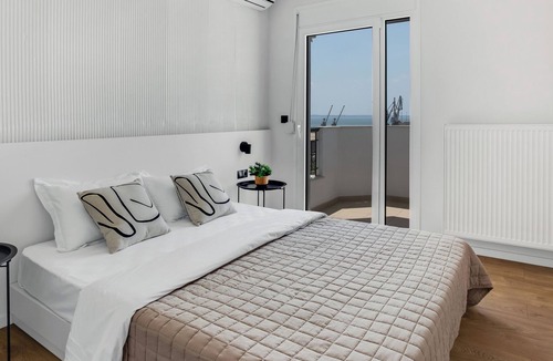 Thessaloniki Apartment | Sanders Arch - Popular 1-Bdr. Apt. w/ Sofa-Bed