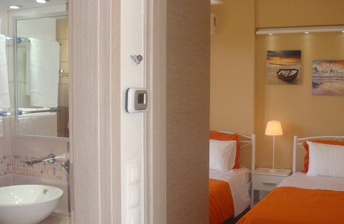 Charakas Apartment | Sandra`s sea view at Sounio. Only 6 minutes drive to the Temple of Poseidon.