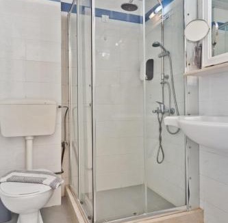 Lefkos Hotel | Sarris Hotel