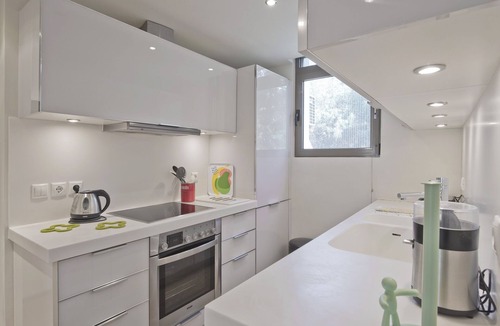 Vouliagmeni Apartment | Sea Breeze Spacious Apt near Vouliagmeni Beach