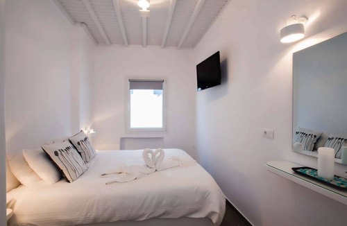 Mykonos Hotel | “SeaBlue Venice” House 3