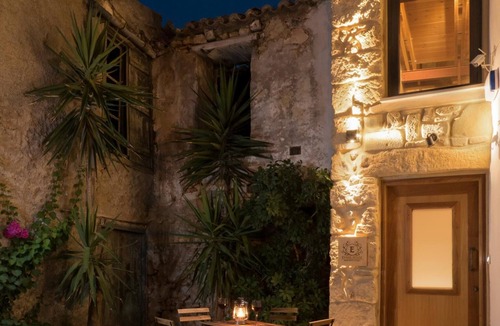 Koum Kapi House | Seaside 2 floor Maisonette with Jacuzzi