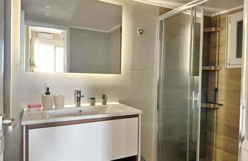 Kinosargous Apartment | Secret Garden by Acropolis - Athens Central Gem