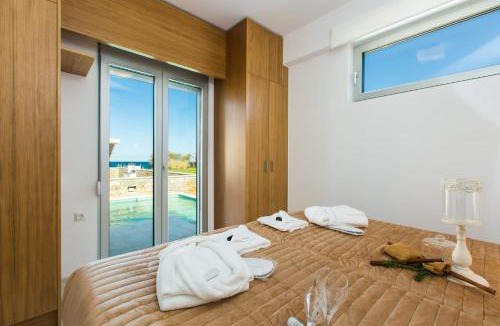 Pigianos Kampos Villa | Sensational Rethymno Villa Villa Akaza 2 Bedrooms Beach Front Private Outdoor Swimming Pool And Hot Tub Pigianos Kampos