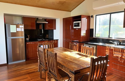 Shadforth House | Serendeva: Private, panoramic views, dogs allowed & EV charger