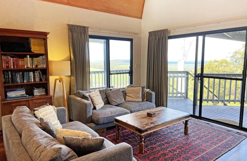 Shadforth House | Serendeva: Private, panoramic views, dogs allowed & EV charger
