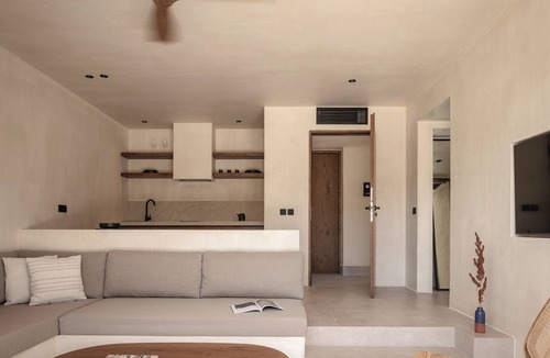 Paliouri Apartment | Seven Rocks Suites