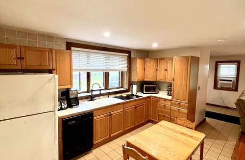 Freeport House | Skull Fork Creek Cottage and Hunting Lodge