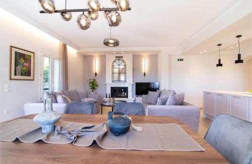 Perama Apartment | Sofias & Rolandos Luxury home